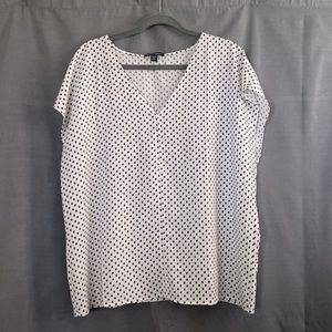 Size XL, short sleeve, flowy blouse.